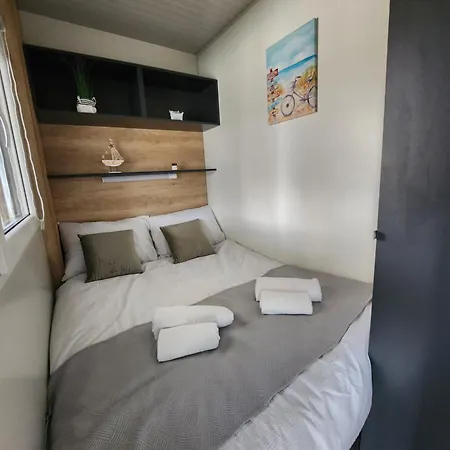 Campsite Charta Mobile Larus Pirovac